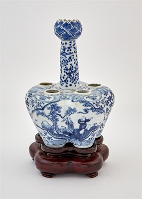 Lot 253 - A Chinese Blue and White Porcelain Tulip Vase