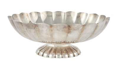 Lot 180 - Reed & Barton Silver Plated Centerpiece Bowl