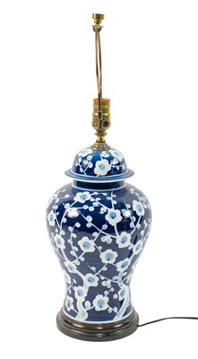 Chinese Style Blue and White Porcelain Table Lamp