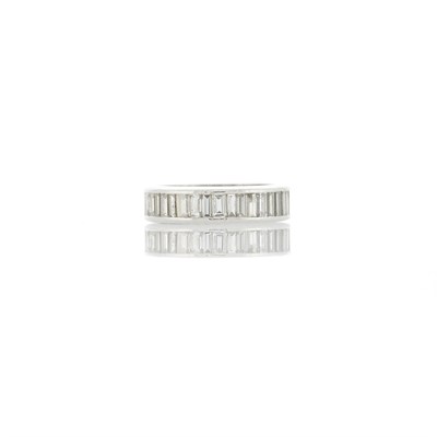 Lot 1267 - Platinum and Diamond Band Ring