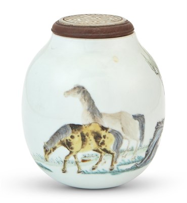 Lot 265 - A Chinese Enameled Porcelain Vase