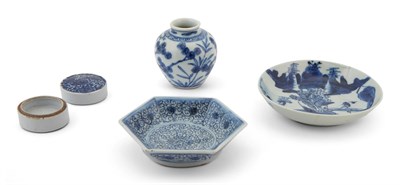 Lot 226 - A Group of Four Small Chinese Blue and White Porcelain Items