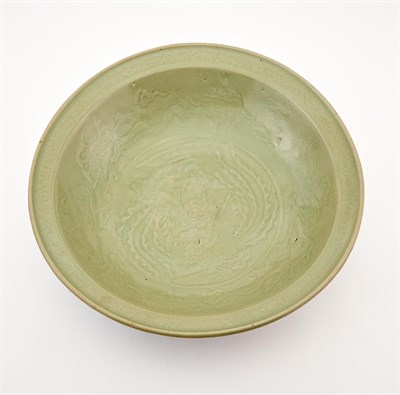 Lot 206 - Large Chinese Longquan Celadon Charger