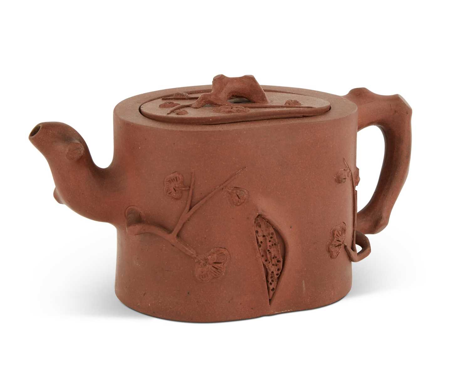 Lot 106 - A Chinese Yixing Pottery Teapot