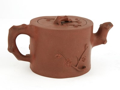 Lot 106 - A Chinese Yixing Pottery Teapot