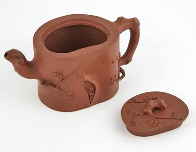 Lot 106 - A Chinese Yixing Pottery Teapot