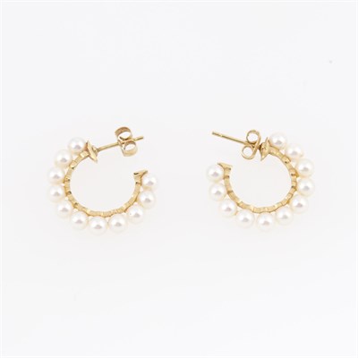 Lot 189 - Two Gold and Bead Earrings, 18K 2 dwt. all