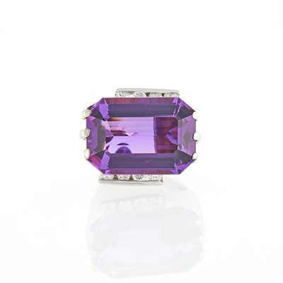 Lot 1265 - White Gold, Amethyst and Diamond Ring