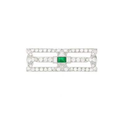 Lot 1125 - Platinum, Emerald and Diamond Pin