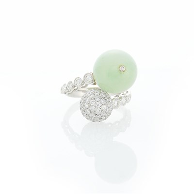 Lot 1263 - White Gold, Jade Bead and Diamond Crossover Ring