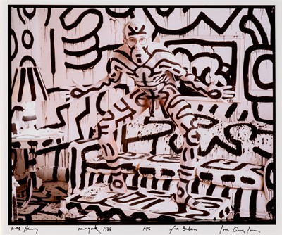 Lot 64 - ANNIE LIEBOVITZ. Keith Haring, New York, 1986