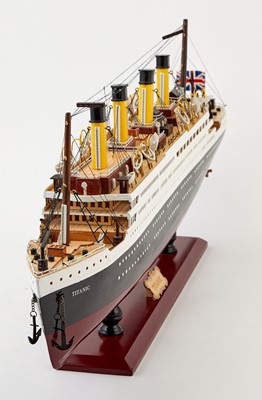 Lot 101 - Model of the R.M.S. Titanic Ocean Liner
