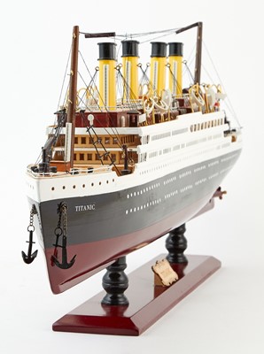 Lot 101 - Model of the R.M.S. Titanic Ocean Liner