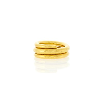 Lot 1252 - Darlene de Sedle High Karat Gold Coil Ring