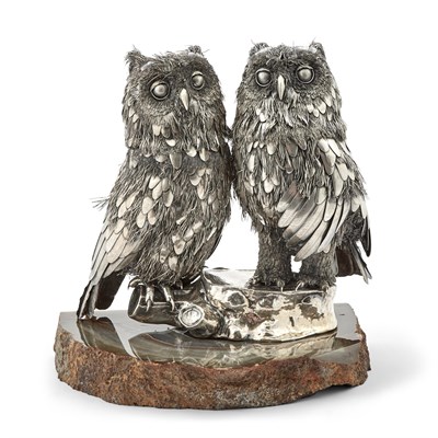 Lot 124 - Gianmaria Buccellati Sterling Silver Owl Group on a Hardstone Base