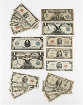 Lot 1017 - United States Currency Group Selection of five...