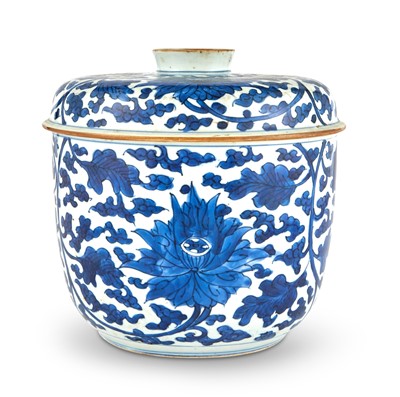 Lot 350 - A Chinese Blue and White Porcelain Cache Pot and Cover