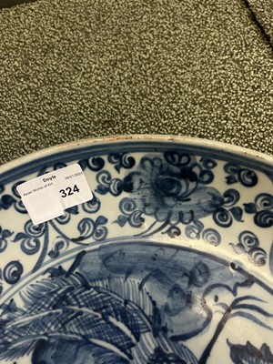 Lot 324 - A Chinese Blue and White Porcelain Dish