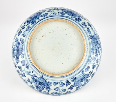 Lot 324 - A Chinese Blue and White Porcelain Dish