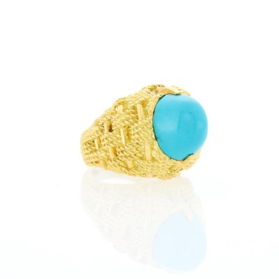 Lot 1024 - Gold and Turquoise Dome Ring