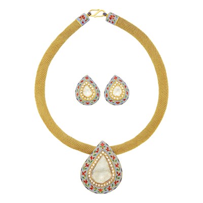 Lot 84 - Indian Gold, Foil-Backed Diamond and Multicolored Enamel Mesh Pendant-Necklace and Pair of Earrings