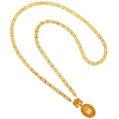 Lot 1185 - Antique Gold Chain Pendant-Necklace