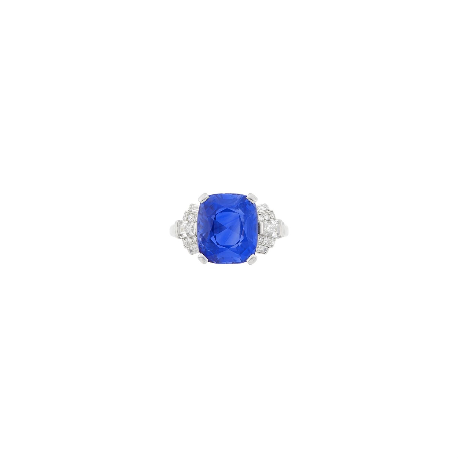 Lot 162 - Raymond Yard Platinum, Sapphire and Diamond Ring