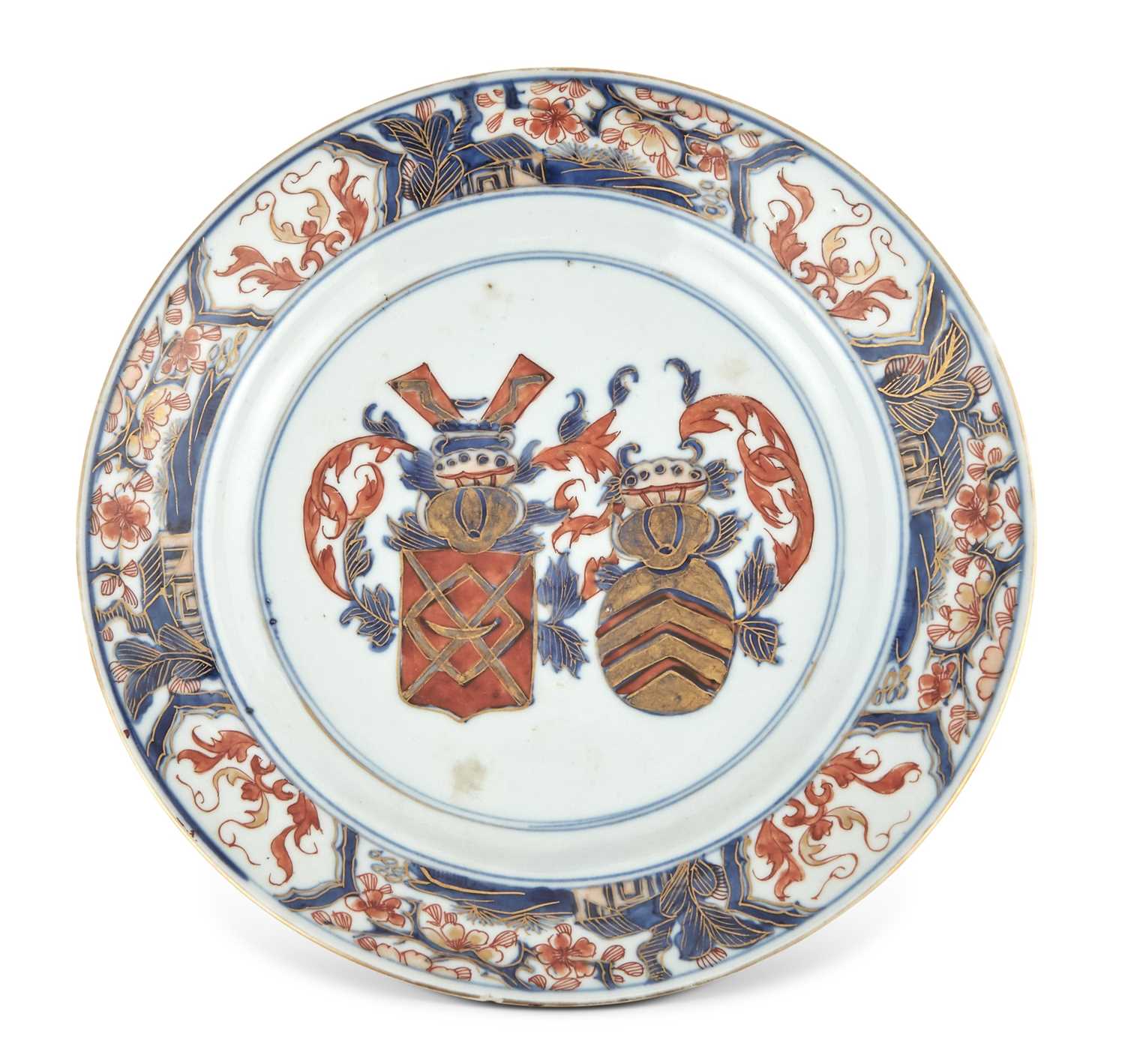 Lot 374 - A Chinese Export Porcelain Armorial Plate