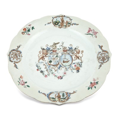 Lot 375 - A Chinese Export Porcelain Dutch Market Armorial Plate
