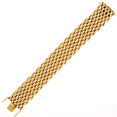 Lot 1130 - Gold Bracelet
