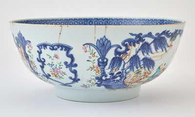 Lot 114 - Chinese Export Porcelain Bowl
