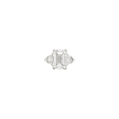 Lot 168 - Platinum and Diamond Ring with Gold Jacket