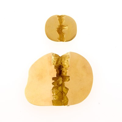 Lot 1036 - Gubelin Gold Brooch and Pendant