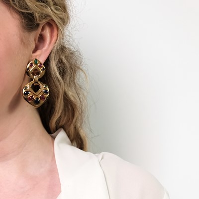 Lot 41 - Pair of Gold and Cabochon Colored Stone Pendant-Earclips