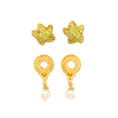 Lot 1065 - Pair of Gold and Peridot Starfish Earrings and Pair of Gold and Cultured Pearl Pendant-Earclips