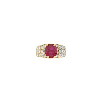 Lot 129 - Gold, Ruby and Diamond Ring