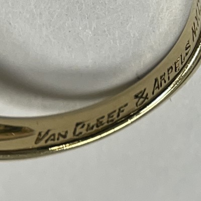 Lot 143 - Van Cleef & Arpels Gold, Kashmir Sapphire and Diamond Ring