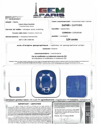 Lot 143 - Van Cleef & Arpels Gold, Kashmir Sapphire and Diamond Ring