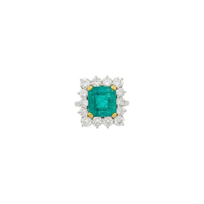 Lot 237 - Kutchinsky Platinum, Gold, Emerald and Diamond Ring