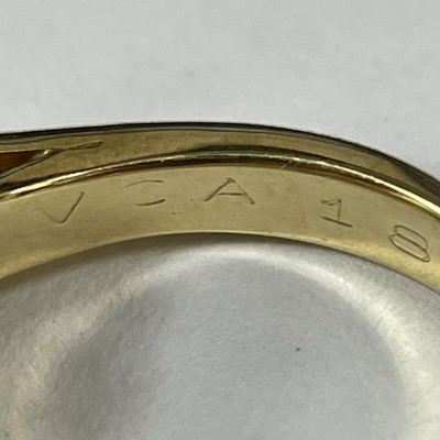 Lot 129 - Van Cleef & Arpels Gold and Diamond Floret Ring