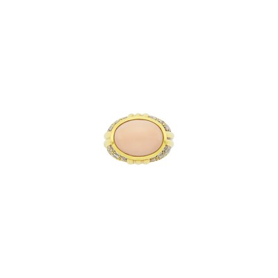 Lot 3 - Bulgari Gold, Angel Skin Coral and Diamond Ring