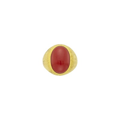 Lot 121 - Henry Dunay Gold and Oxblood Coral Ring