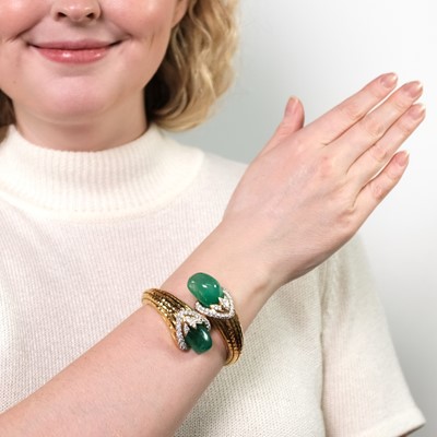 Lot 36 - Hammered Gold, Cabochon Emerald and Diamond Crossover Bangle Bracelet