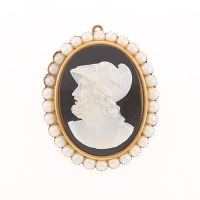 Lot 1151 - Antique Gold, Agate Cameo and Split Pearl Pendant-Brooch