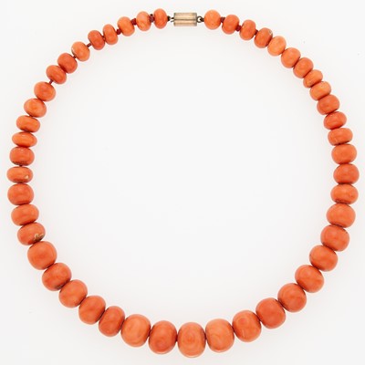 Lot 1213 - Coral Bead Necklace