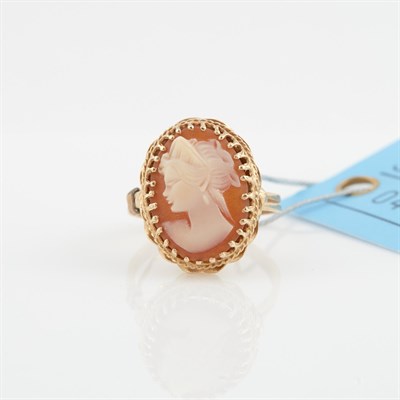 Lot 460 - Gold and Stone Cameo Ring, 14K 3 dwt. all