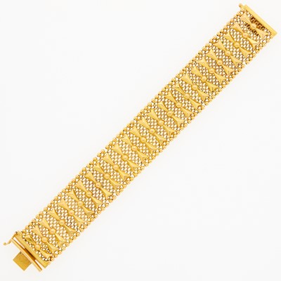 Lot 1158 - Gold Bracelet