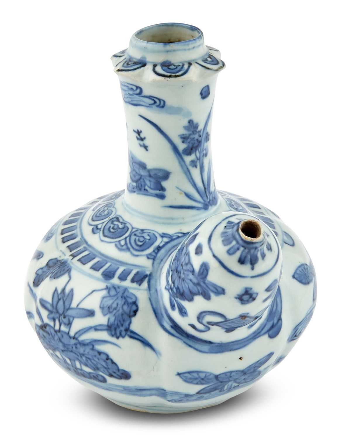 Lot 326 - A Chinese Blue and White Porcelain Kendi