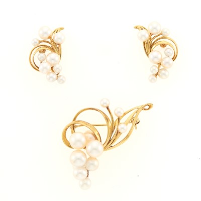 Lot 1070 - Mikimoto Gold and Cultured Pearl Brooch and Pair of Earrings