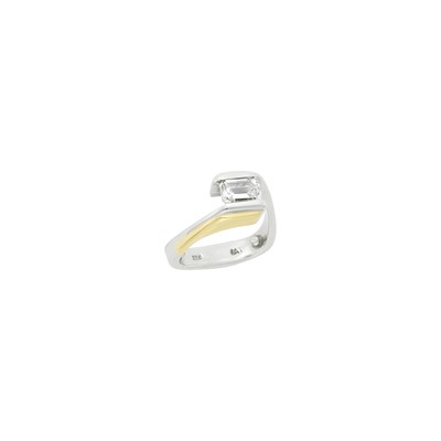 Lot 107 - Two-Color Gold and Diamond Ring